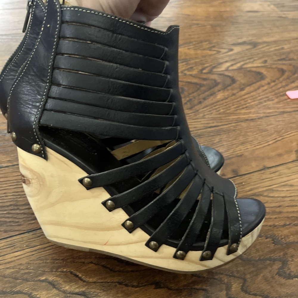 Bed Stu Black Daisy Wedge Sandals Strappy Women's Size 8 Read Description - Picture 5 of 8